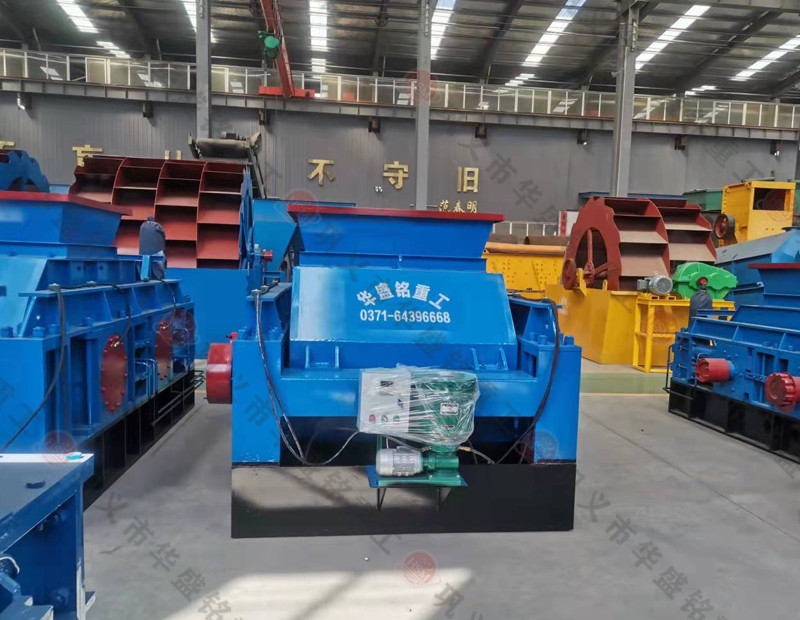 新一代液壓對(duì)輥制砂機(jī)硬巖制砂  出砂漂亮